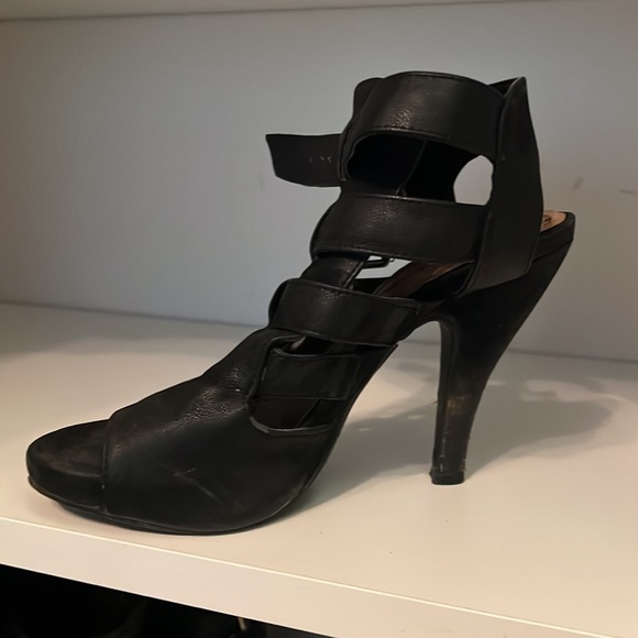 Platform heels - Picture 3 of 3